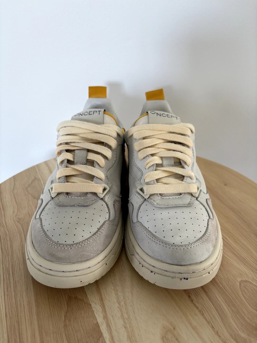 Oncept Phoenix White Cloud Leather Suede Sneakers Yellow Heel Women’s Size 6.5